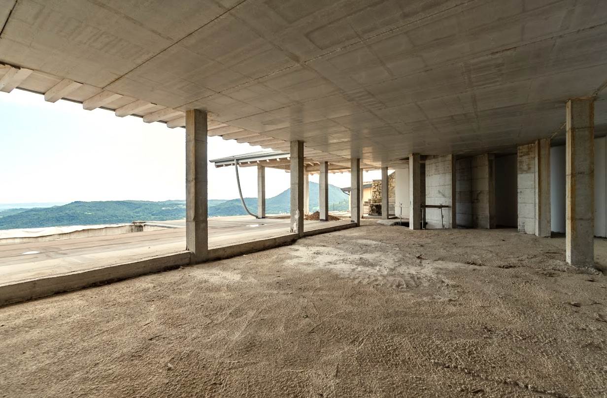 Interno primo piano stato di fatto