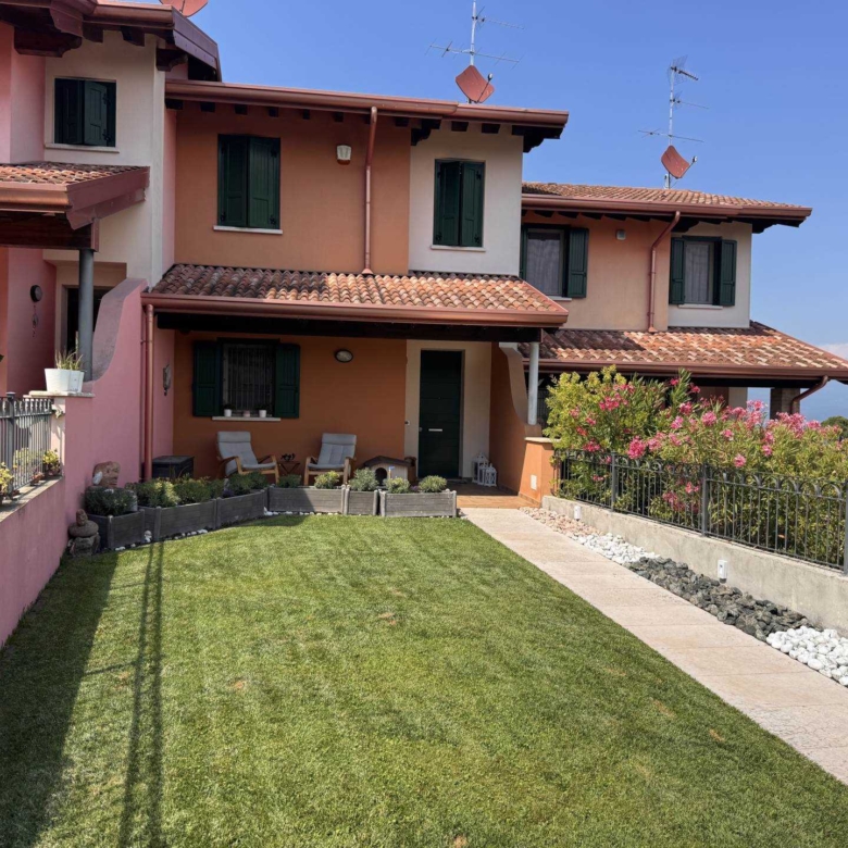 Villetta a schiera vista lago !!!