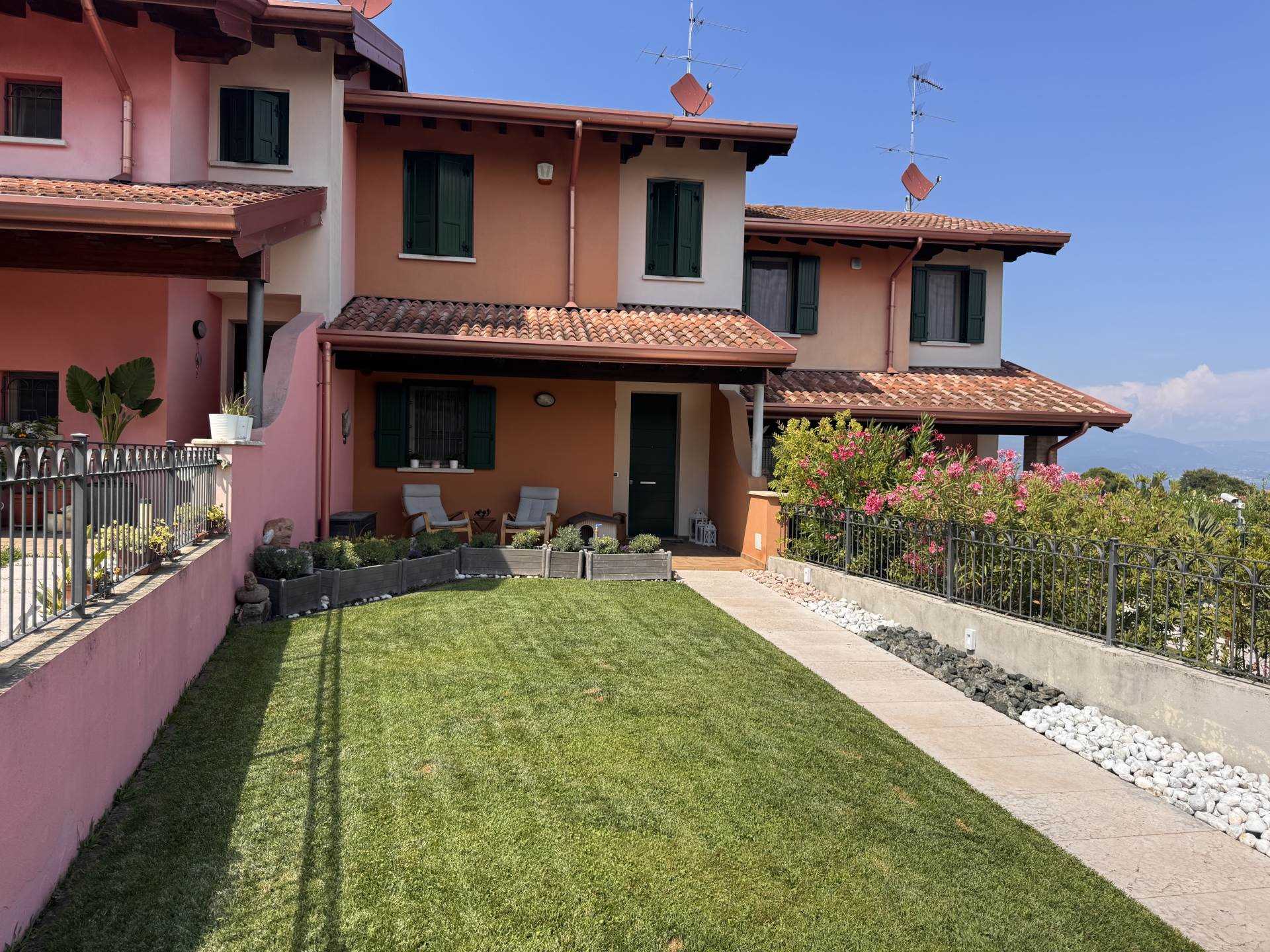 Villetta a schiera vista lago !!!
