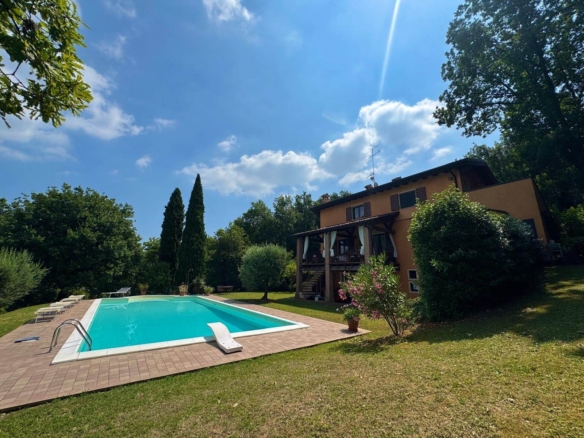 RUSTICO CASALE IN VENDITA A DESENZANO DEL GARDA