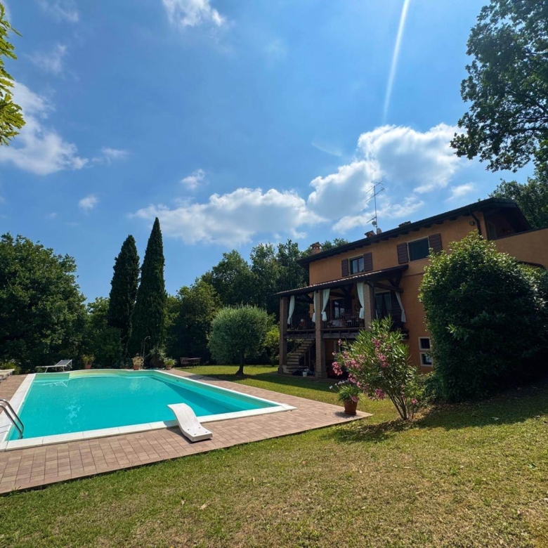 RUSTICO CASALE IN VENDITA A DESENZANO DEL GARDA