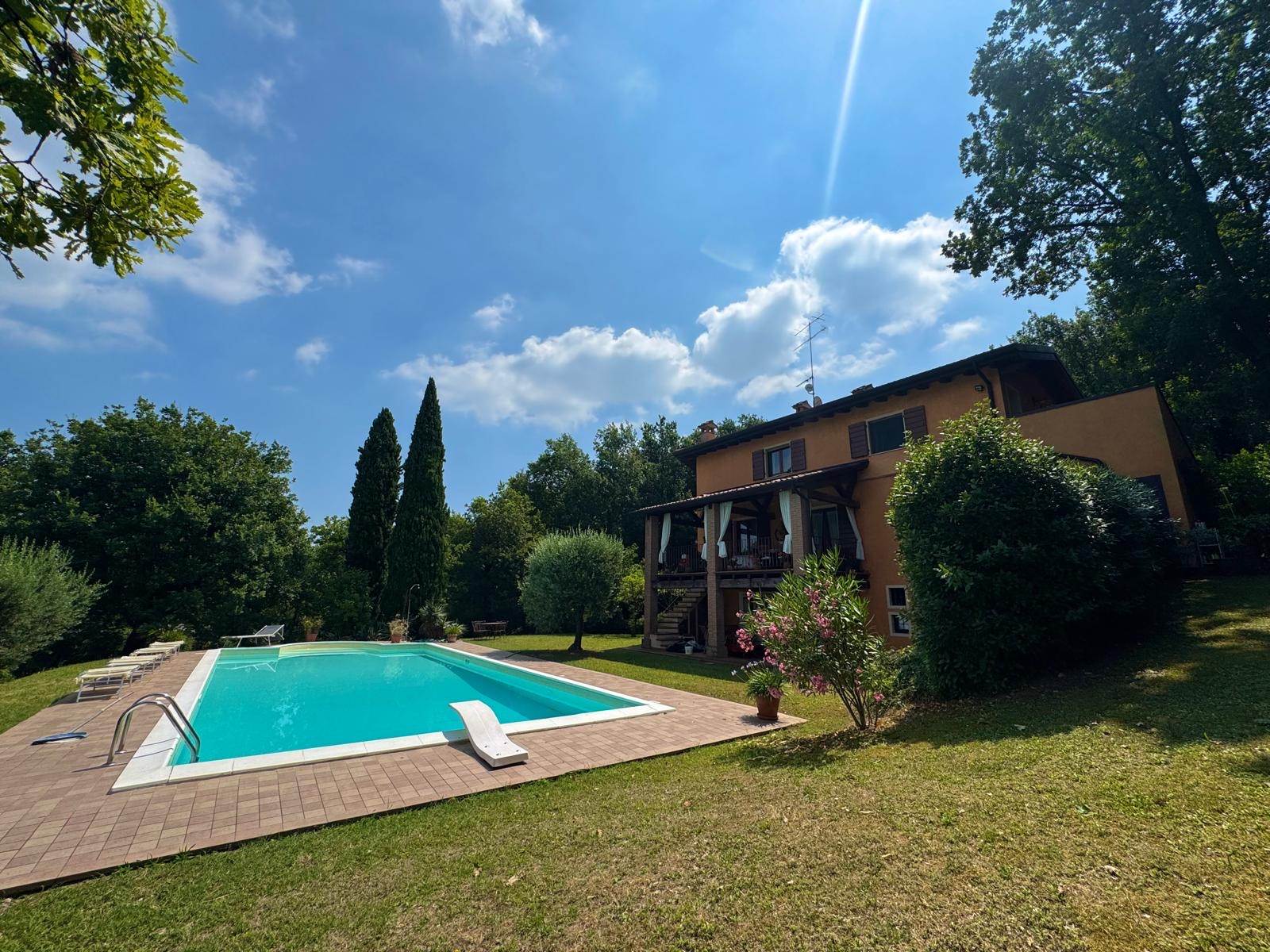 Foto RUSTICO CASALE IN VENDITA A DESENZANO DEL GARDA