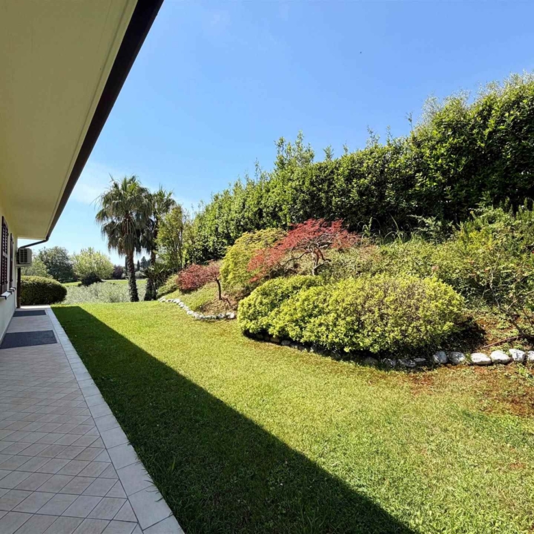 Villa unifamiliare con piscina e vista lago, Soiano Del Lago