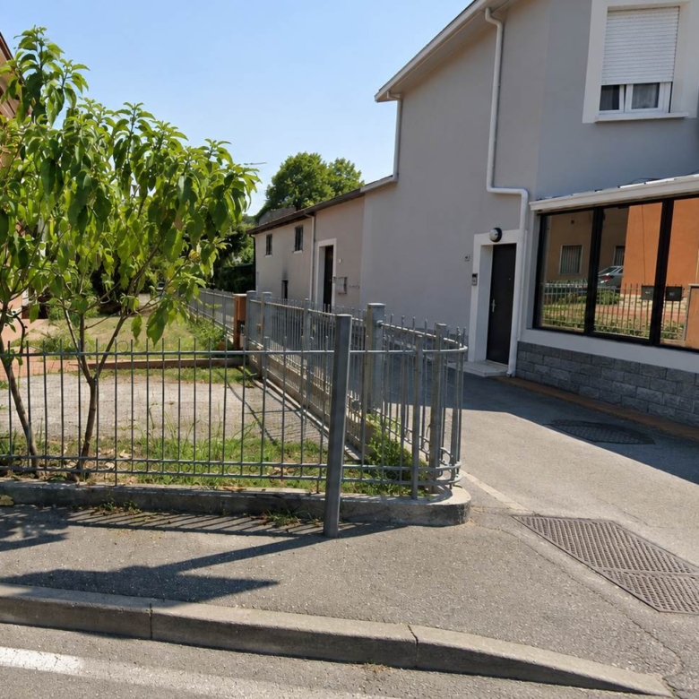 Desenzano d/G, bilocale zona Colombare.
