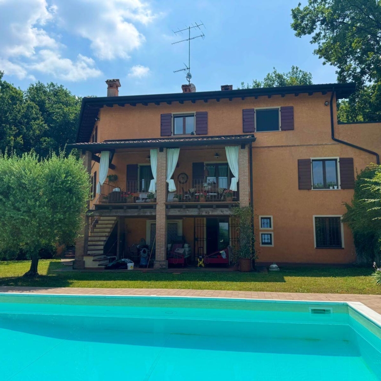 RUSTICO CASALE IN VENDITA A DESENZANO DEL GARDA