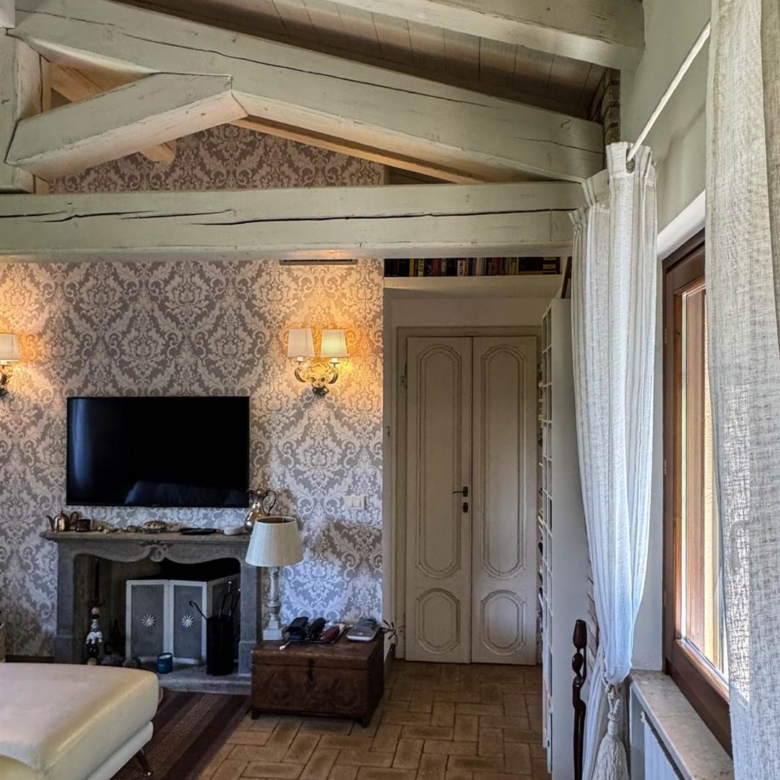 RUSTICO CASALE IN VENDITA A DESENZANO DEL GARDA