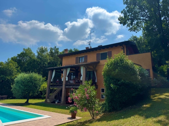 RUSTICO CASALE IN VENDITA A DESENZANO DEL GARDA