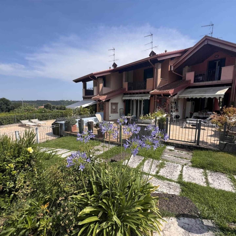 Villetta a schiera vista lago !!!