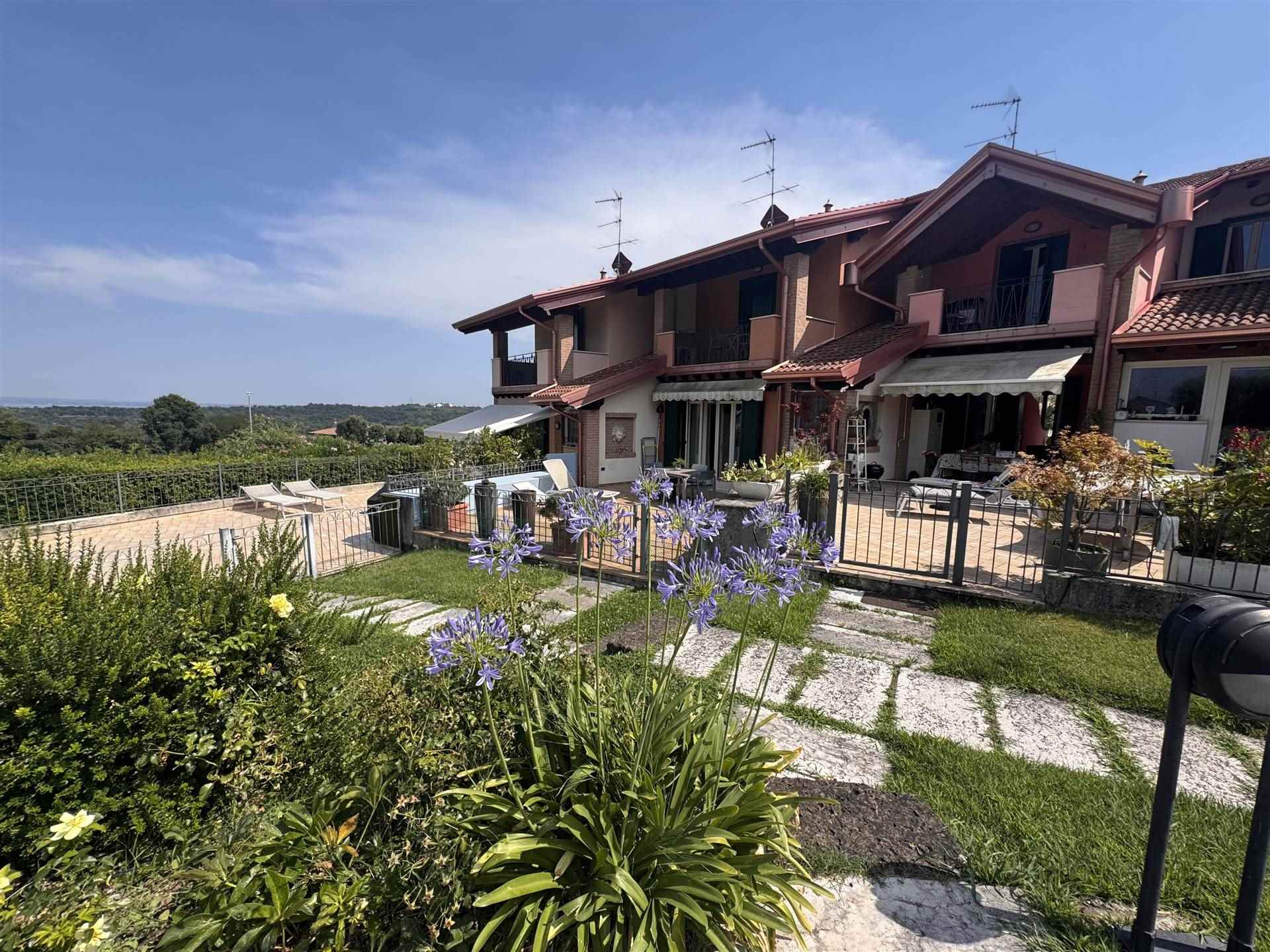 Villetta a schiera vista lago !!!