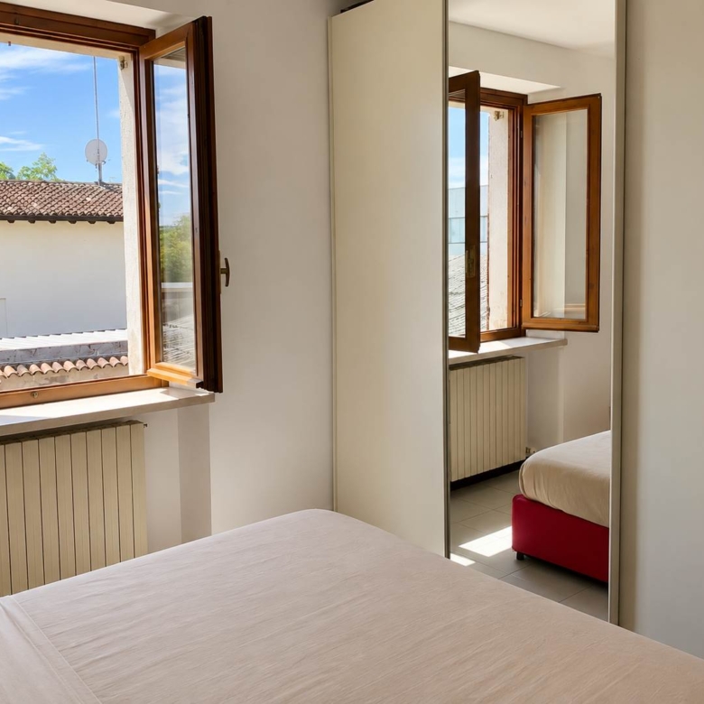 Desenzano d/G, bilocale zona Colombare.