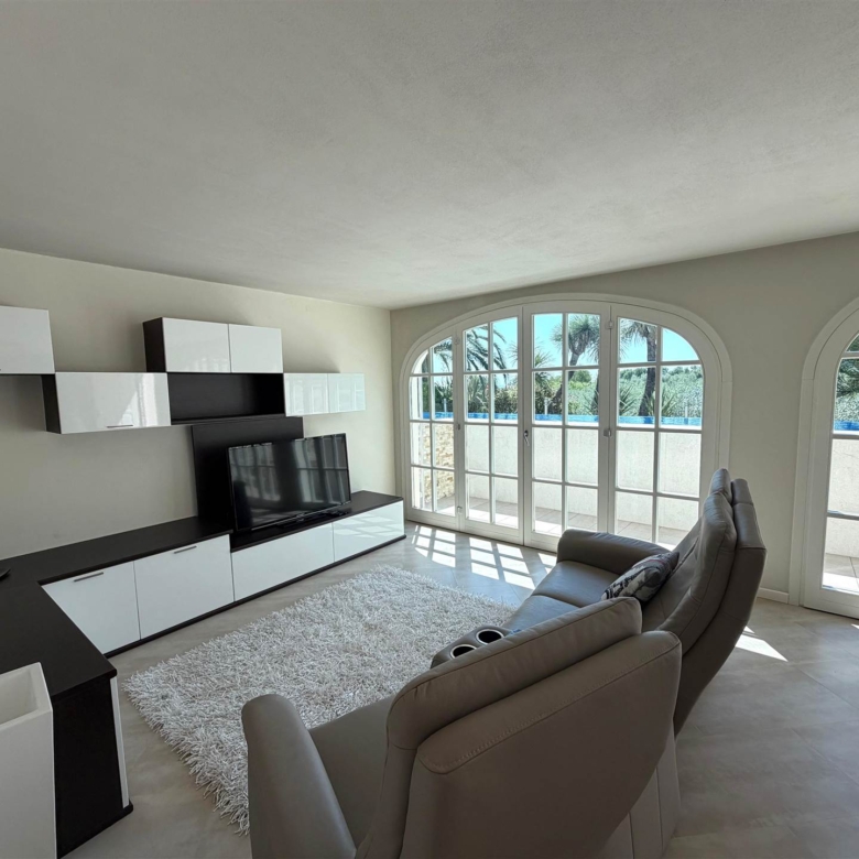Villa unifamiliare con piscina e vista lago, Soiano Del Lago