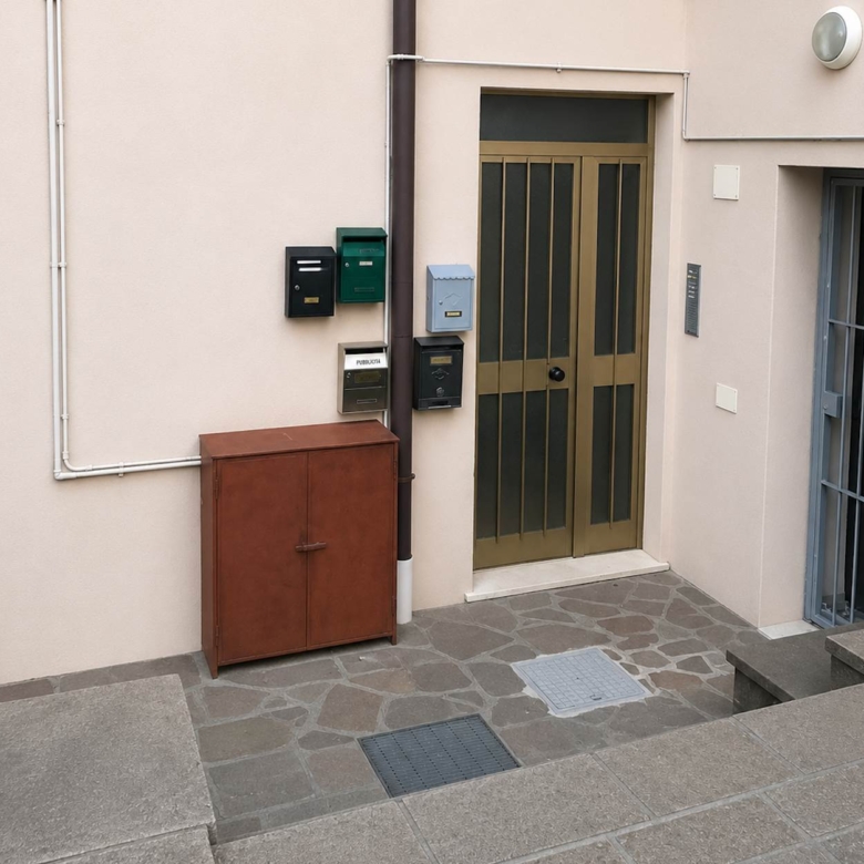 Desenzano d/G, bilocale zona Colombare.