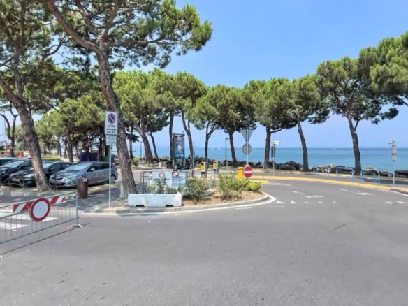 Ufficio sul lungolago