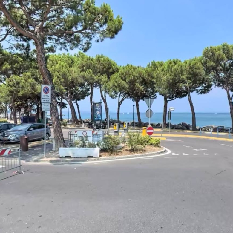 Ufficio sul lungolago