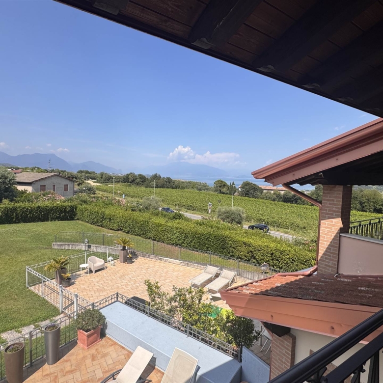 Villetta a schiera vista lago !!!