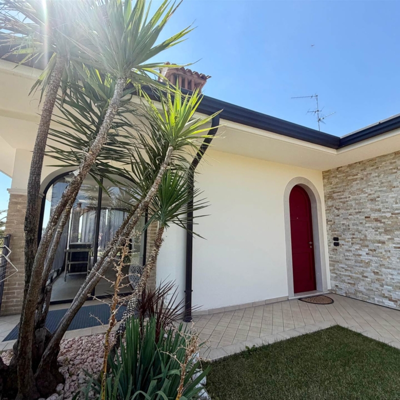 Villa unifamiliare con piscina e vista lago, Soiano Del Lago