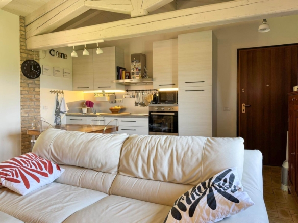 RUSTICO CASALE IN VENDITA A DESENZANO DEL GARDA