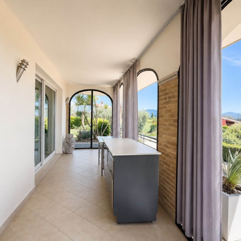 Villa unifamiliare con piscina e vista lago, Soiano Del Lago