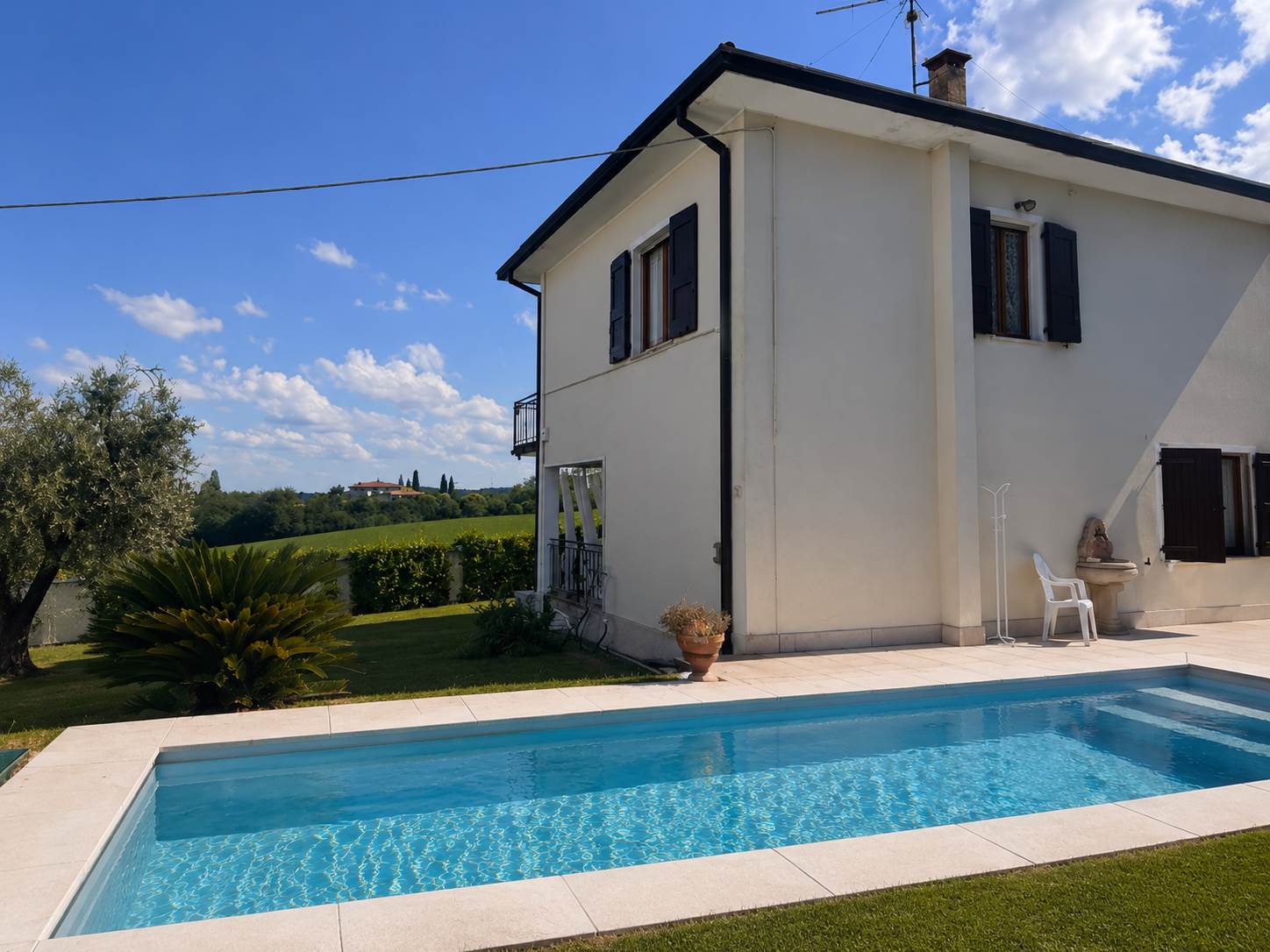 Foto IN VENDITA VILLA SINGOLA CON VISTA LAGO