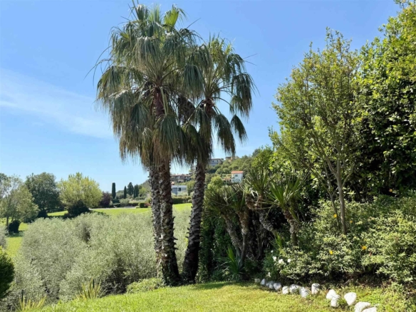 Villa unifamiliare con piscina e vista lago, Soiano Del Lago