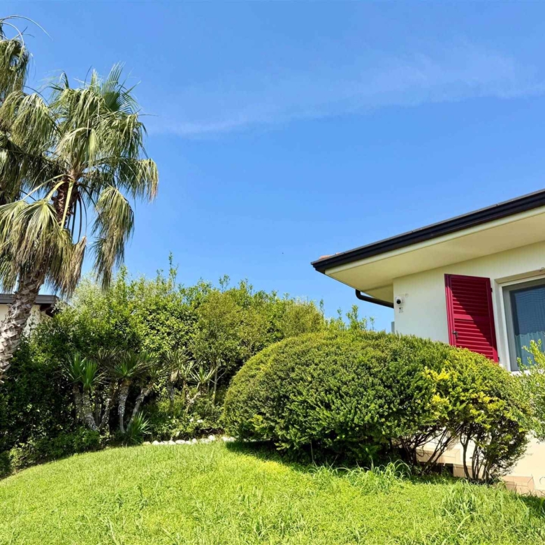 Villa unifamiliare con piscina e vista lago, Soiano Del Lago