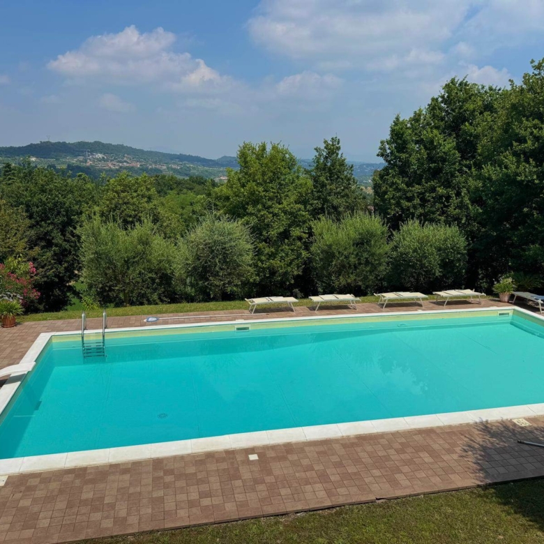 RUSTICO CASALE IN VENDITA A DESENZANO DEL GARDA